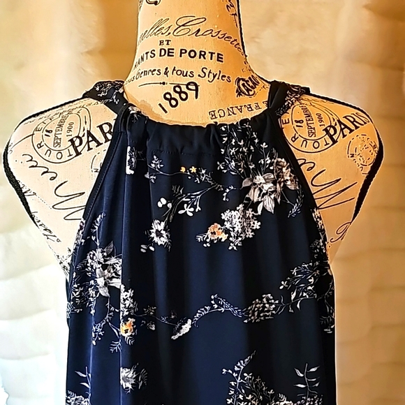 PaperMoon Navy Floral Sleeveless Top Size Medium – Polyester Spandex Blend - Picture 7 of 9